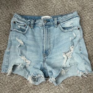 Abercrombie & Fitch High Rise 4" Mom Short